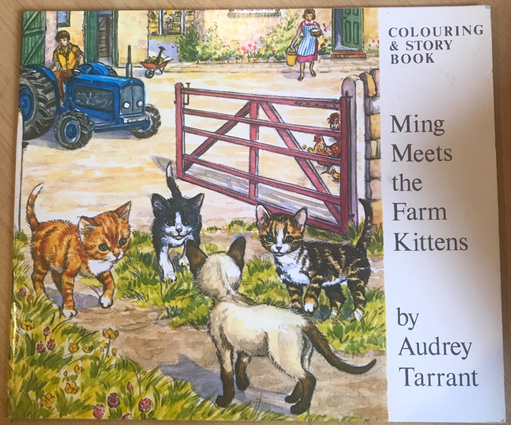 Front cover of the book Ming meets the farm kittens by Audrey Tarrant